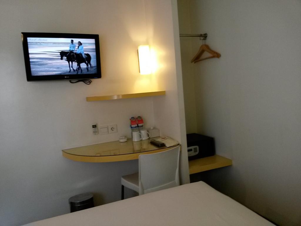 Amaris Hotel Panglima Polim 2 Jakarta Exterior photo